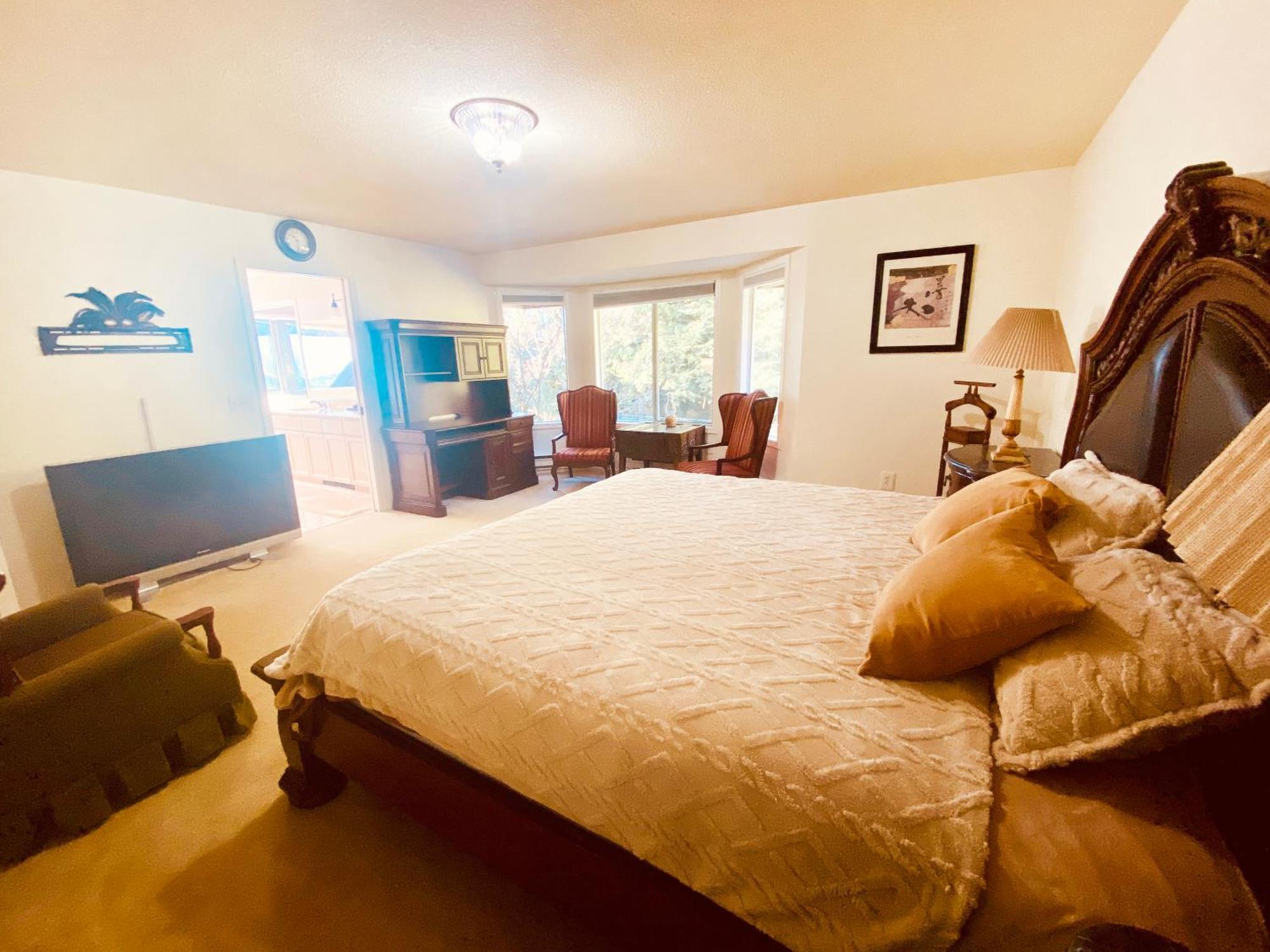 Elgin Bliss - White Rock * Surrey