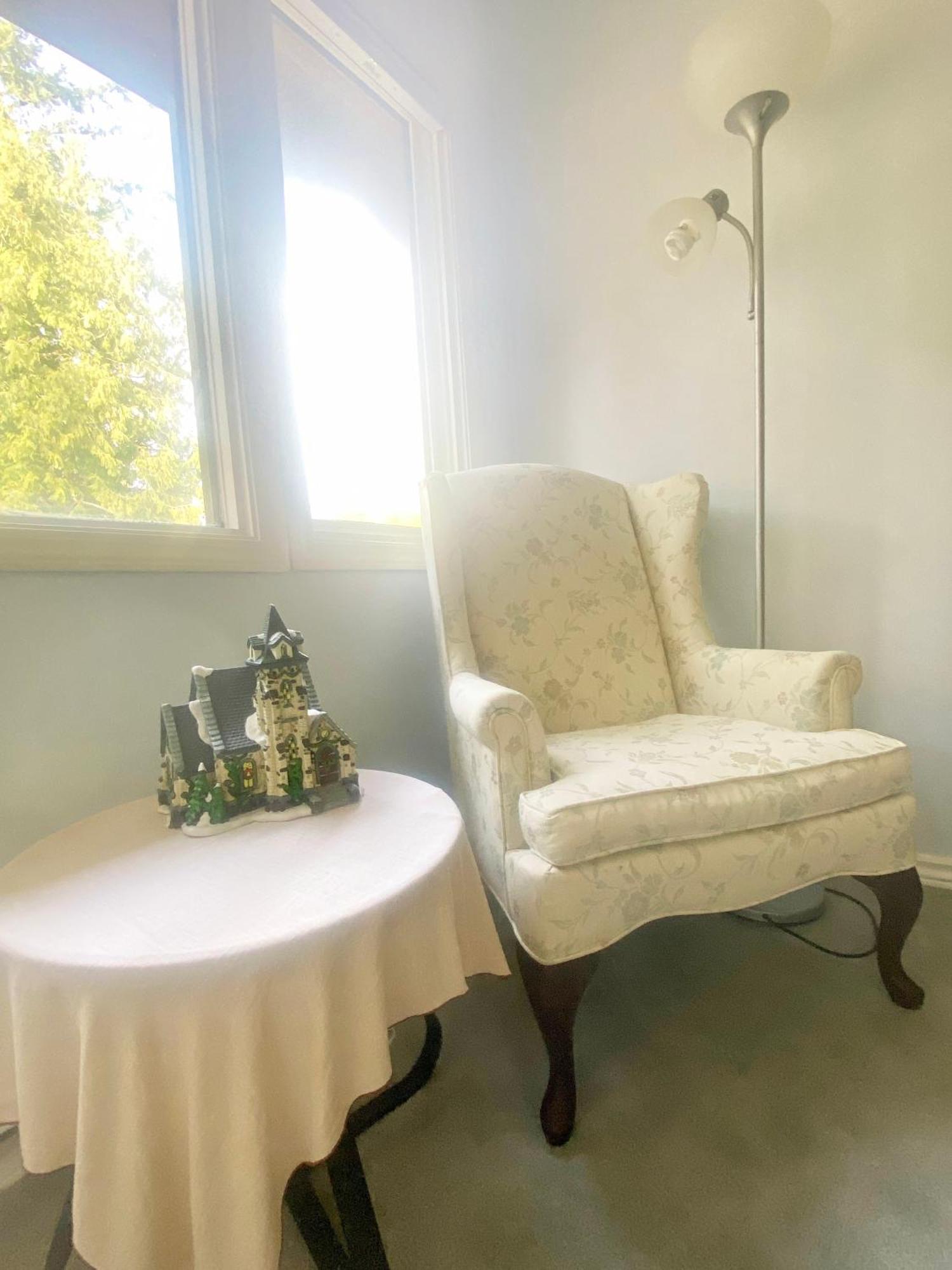 Elgin Bliss - White Rock Surrey
